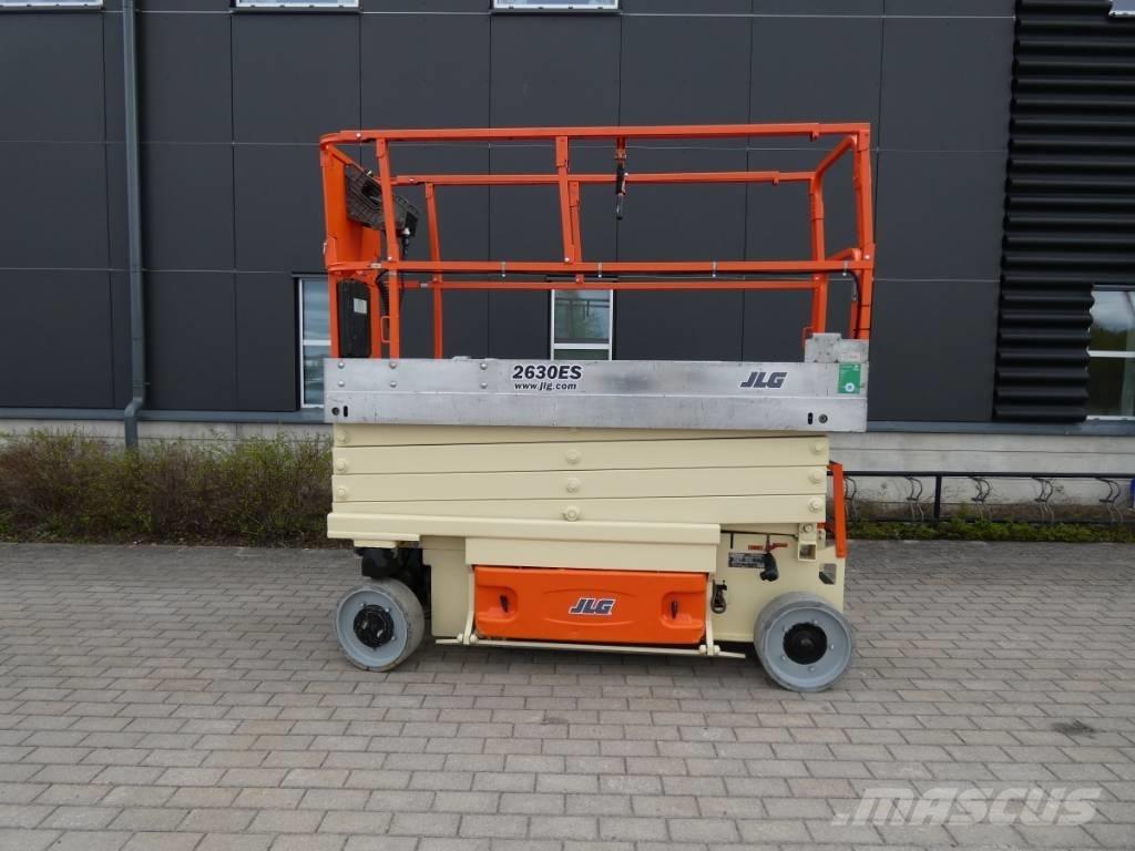 JLG 2630 ES Saxlift Šķerveida pacēlāji