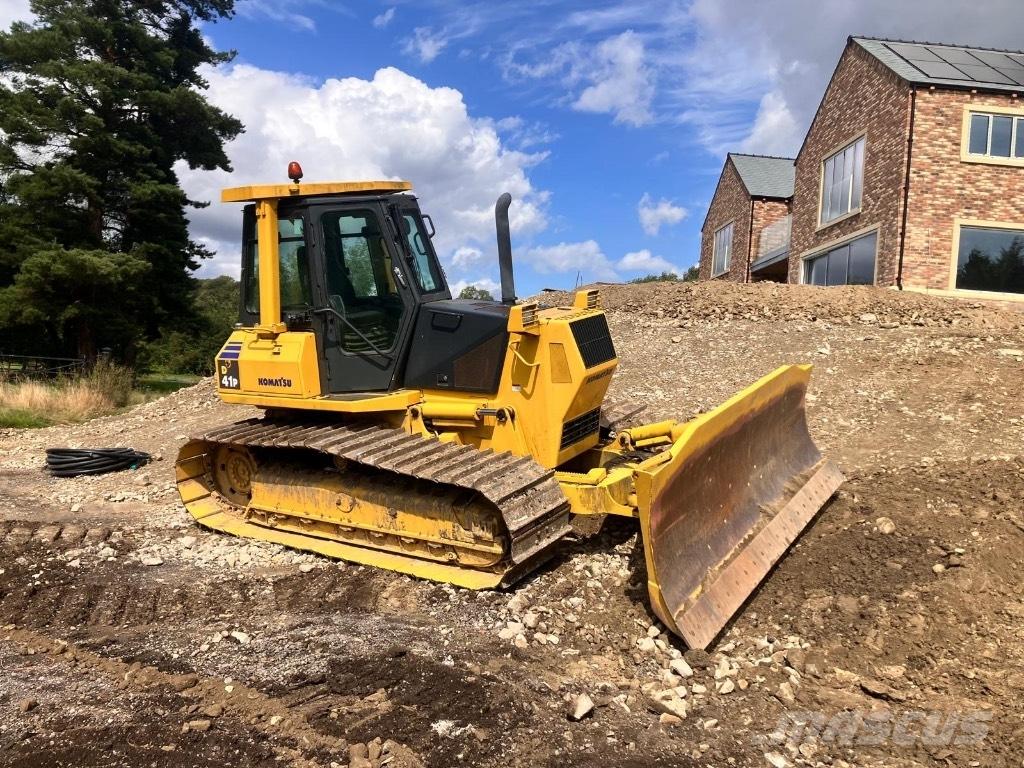 Komatsu D 41 P-6 Kāpurķēžu buldozeri