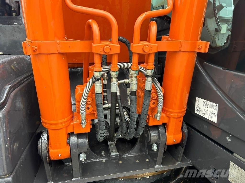 Hitachi ZX130 LCN-7 Kāpurķēžu ekskavatori