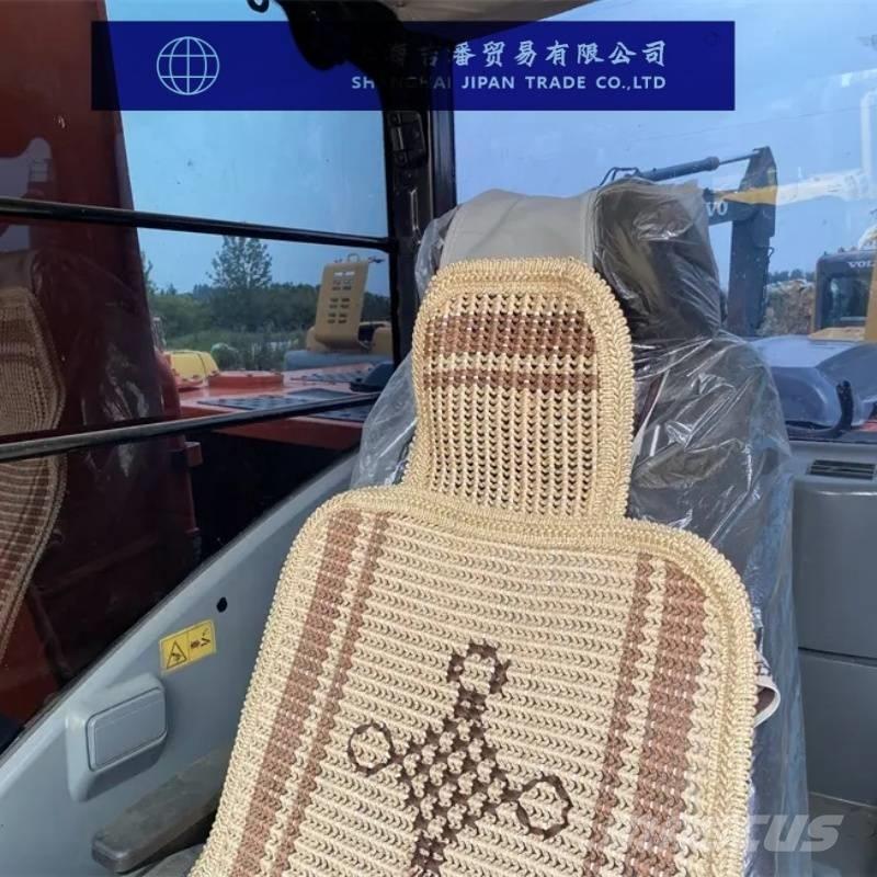 Hitachi ZX 210 Kāpurķēžu ekskavatori