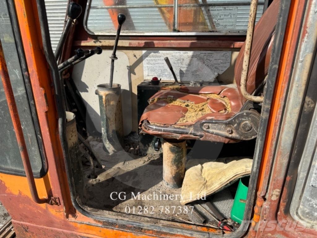 Hitachi UH031 Kāpurķēžu ekskavatori