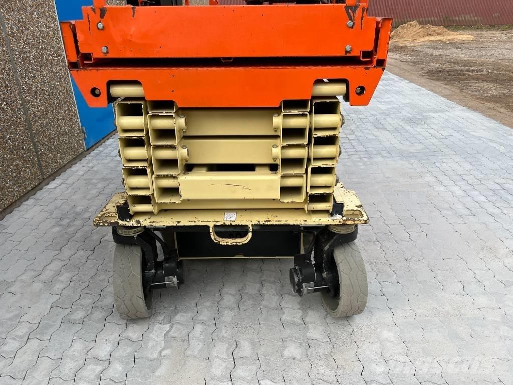 JLG 3246 ES Šķerveida pacēlāji