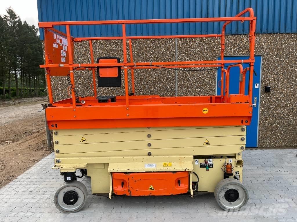 JLG 3246 ES Šķerveida pacēlāji