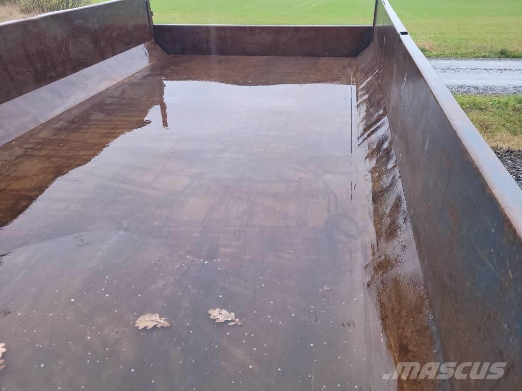 Bala TKS 1112 Treileri-pašizgāzēji