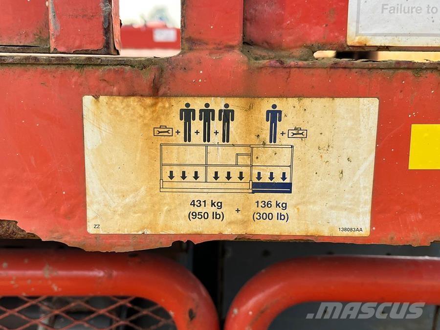 SkyJack SJ6826RT Šķerveida pacēlāji