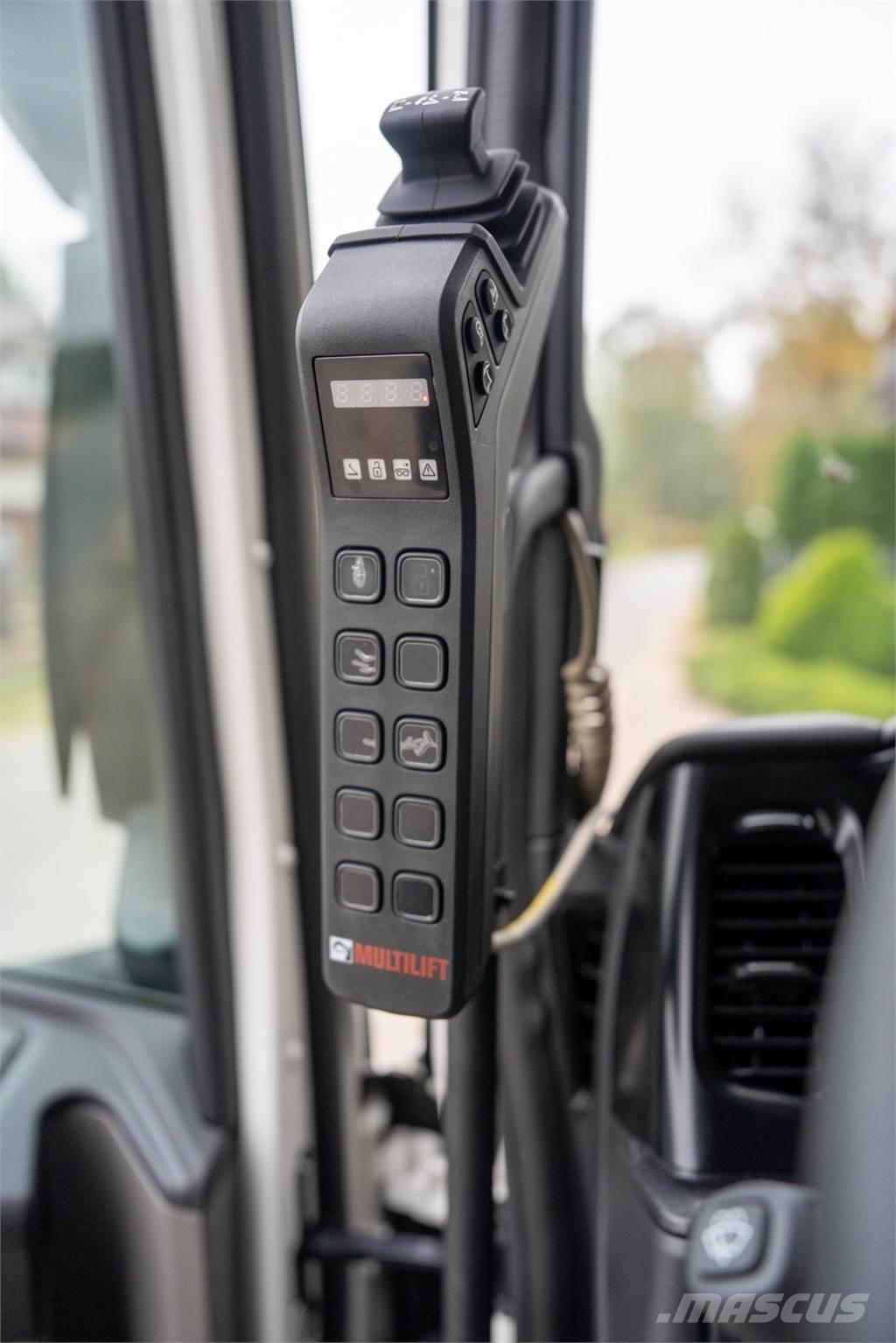 Scania P420 6X2 Treileri ar āķi