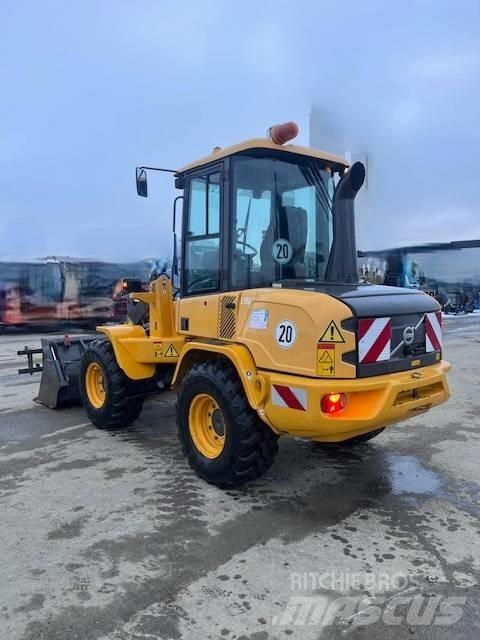 Volvo L 30 G Iekrāvēji uz riteņiem