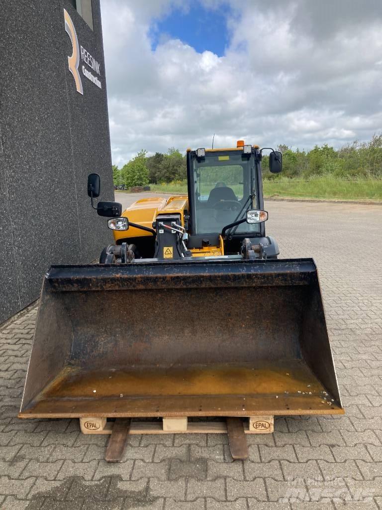 JCB 525-60 Teleskopiskie manipulatori