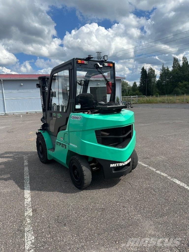 Mitsubishi FD40N Tehnika ar dīzeļa dzinēju