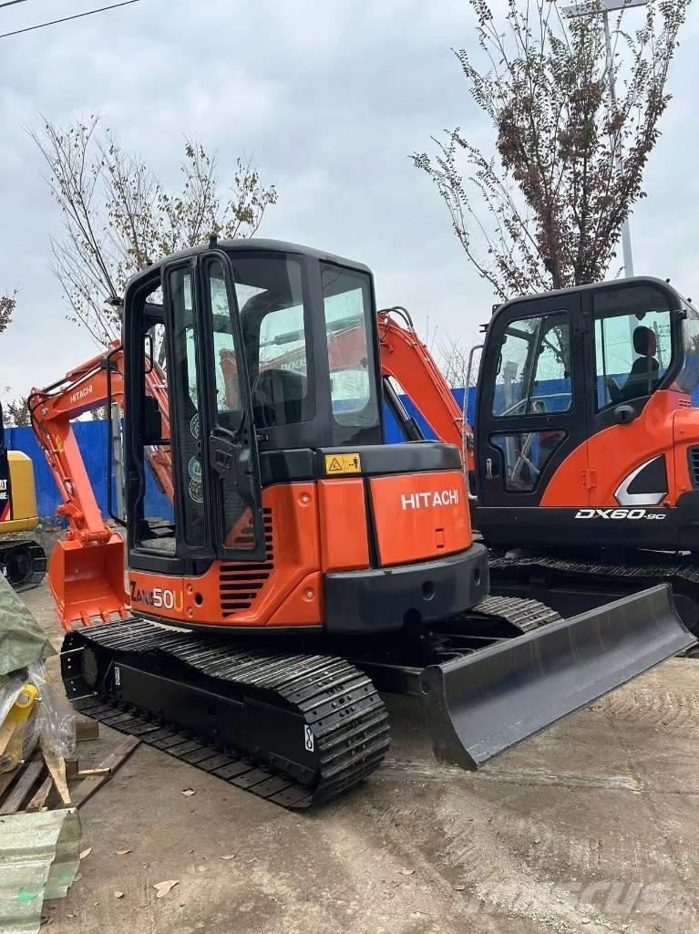 Hitachi ZX 50 Kāpurķēžu ekskavatori