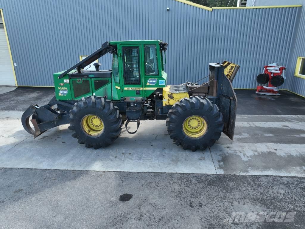 John Deere 540 G III Šķeldotāji
