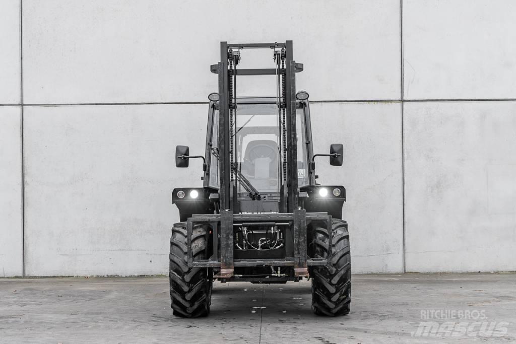 Manitou M 30-4 Tehnika ar dīzeļa dzinēju