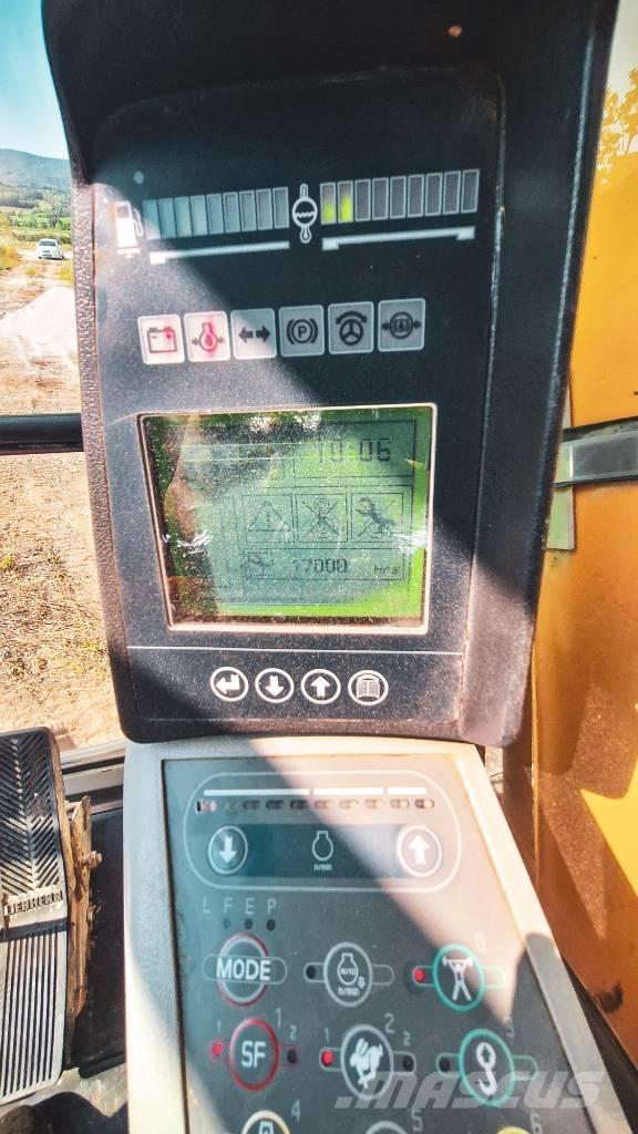 Liebherr R934C HDC Kāpurķēžu ekskavatori