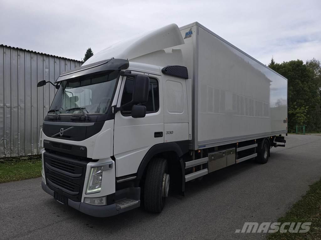 Volvo FM330 4X2 Furgons