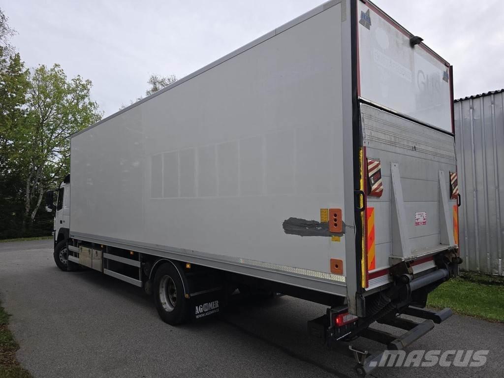 Volvo FM330 4X2 Furgons