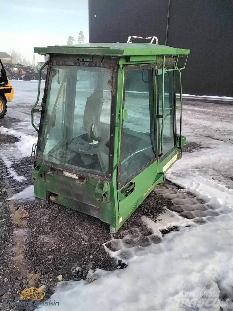 John Deere 1710 Kabīnes un interjers