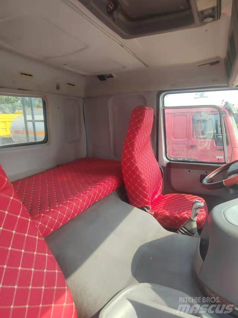 Howo 375 8X4 Smagās mašīnas ar celtni