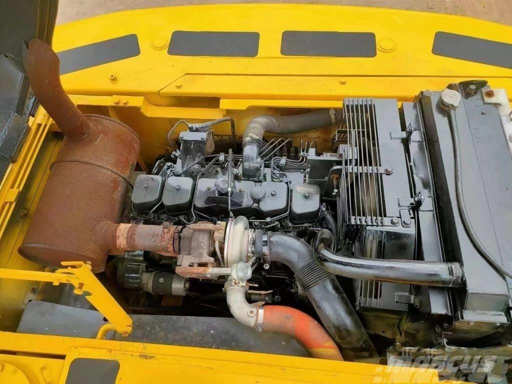 Komatsu pc220-7 Kāpurķēžu ekskavatori