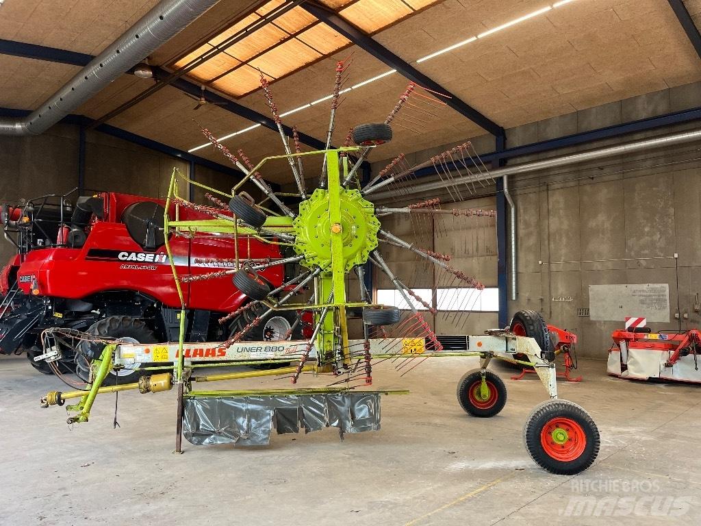 CLAAS Liner 880 L Grābekļi un siena ārdītāji