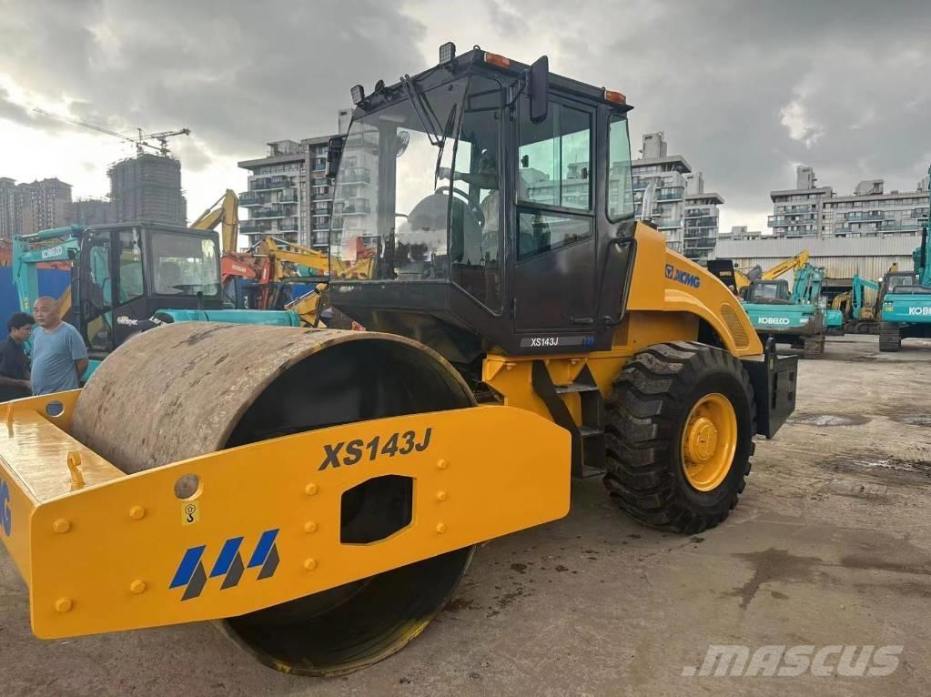 XCMG XS 143 J Vienvalča grunts veltņi