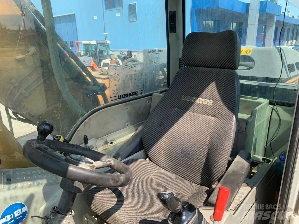 Liebherr A 900 C Ekskavatori uz riteņiem