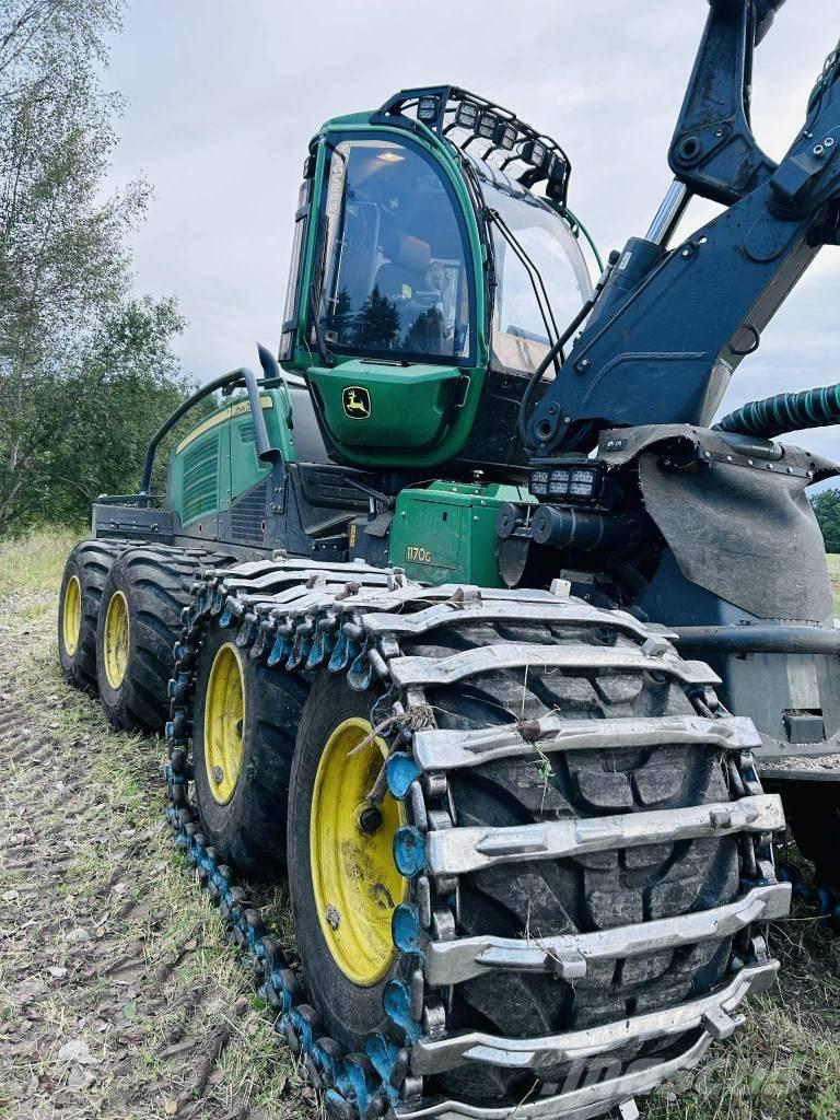 John Deere 1170G 8W Harvesteri