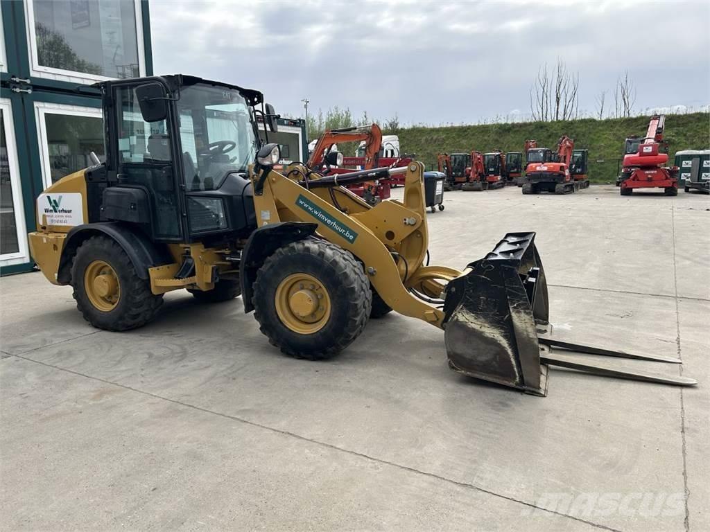 CAT 906M (8758) Multifunkcionālie iekrāvēji