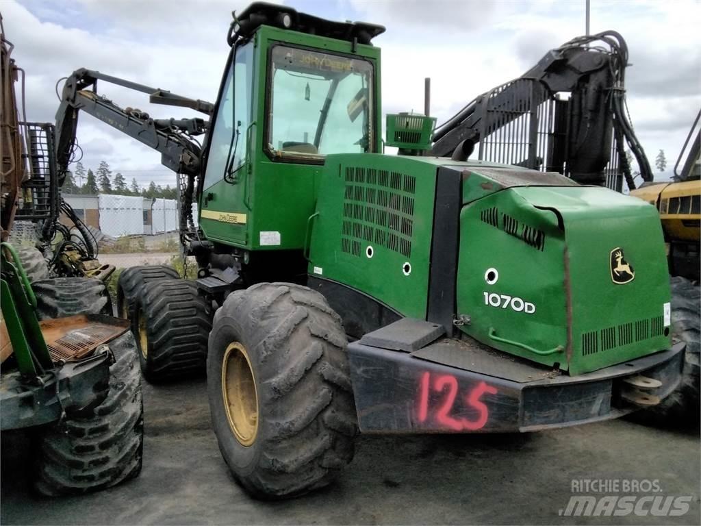John Deere 1070 D Harvesteri