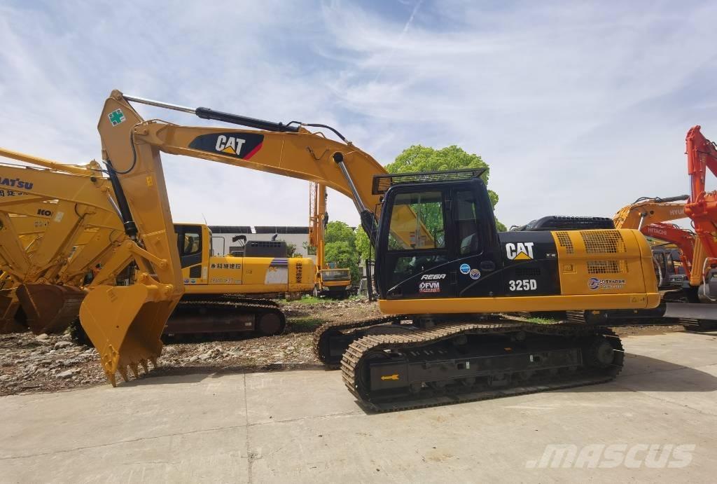 CAT 325 D Kāpurķēžu ekskavatori