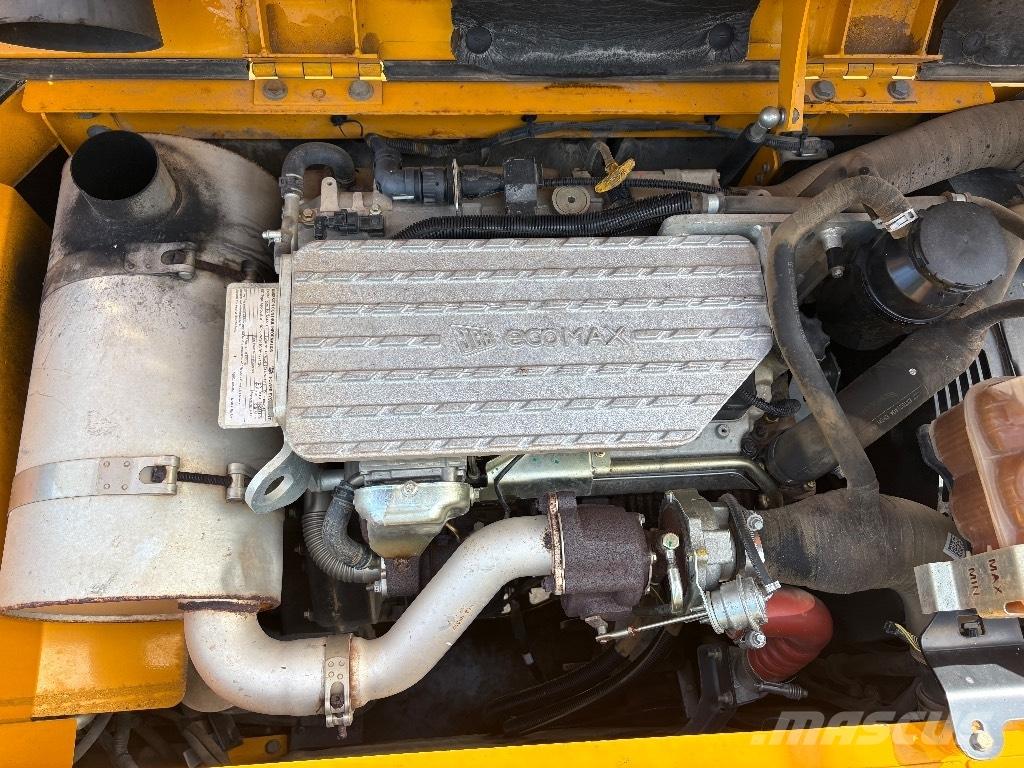 JCB JS 131 Kāpurķēžu ekskavatori