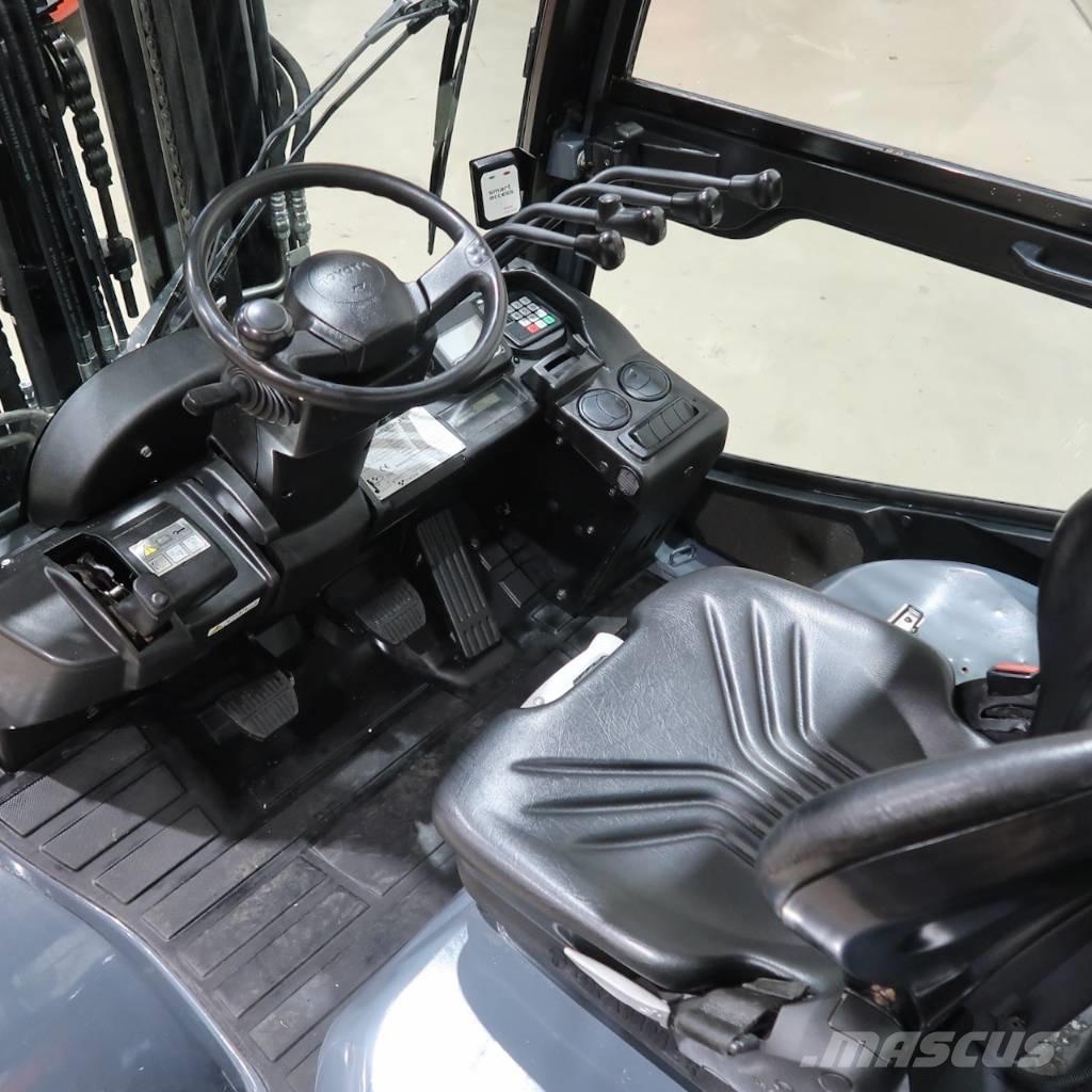 Toyota 40-8FD35N Tehnika ar dīzeļa dzinēju