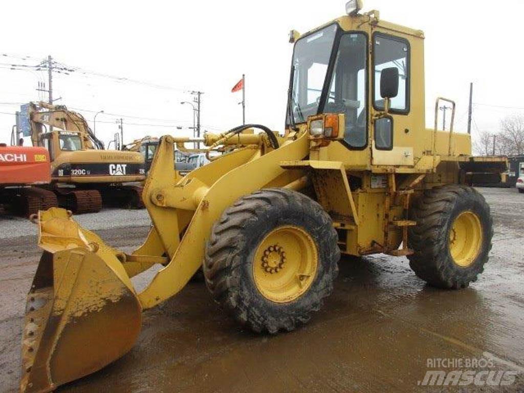 Komatsu WA100-1 Iekrāvēji uz riteņiem
