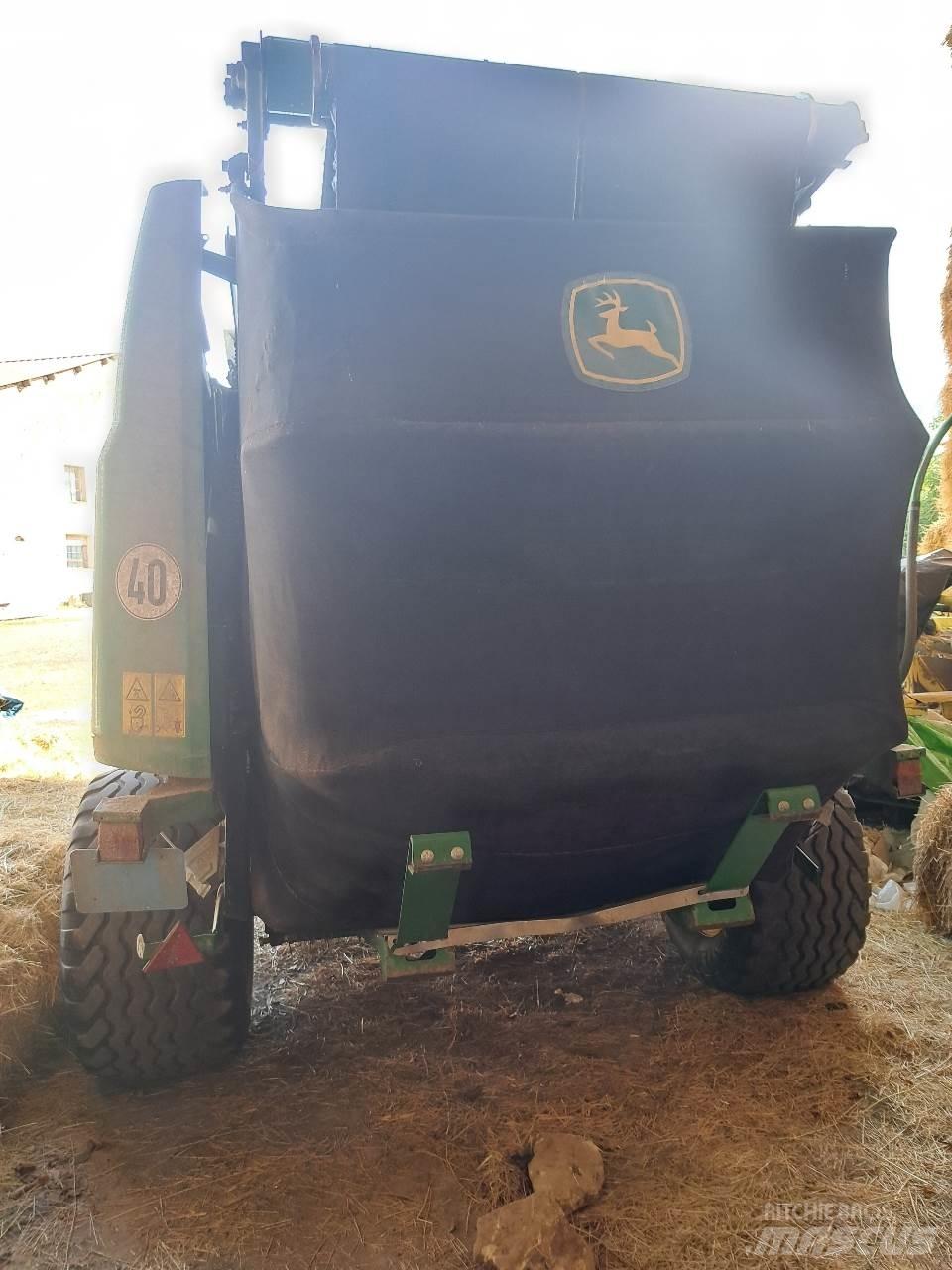 John Deere 990 Rituļu preses