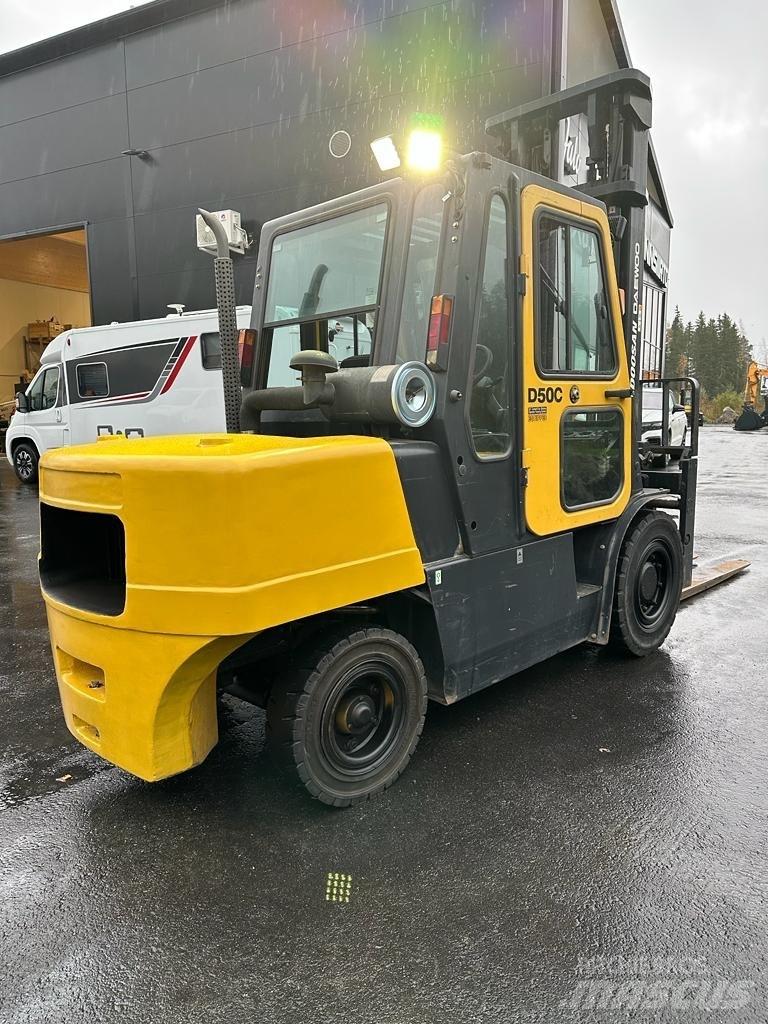 Doosan Daewoo D50-C2 Tehnika ar dīzeļa dzinēju