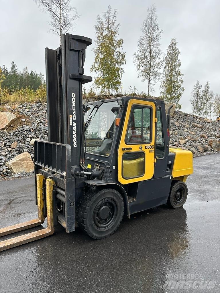 Doosan Daewoo D50-C2 Tehnika ar dīzeļa dzinēju