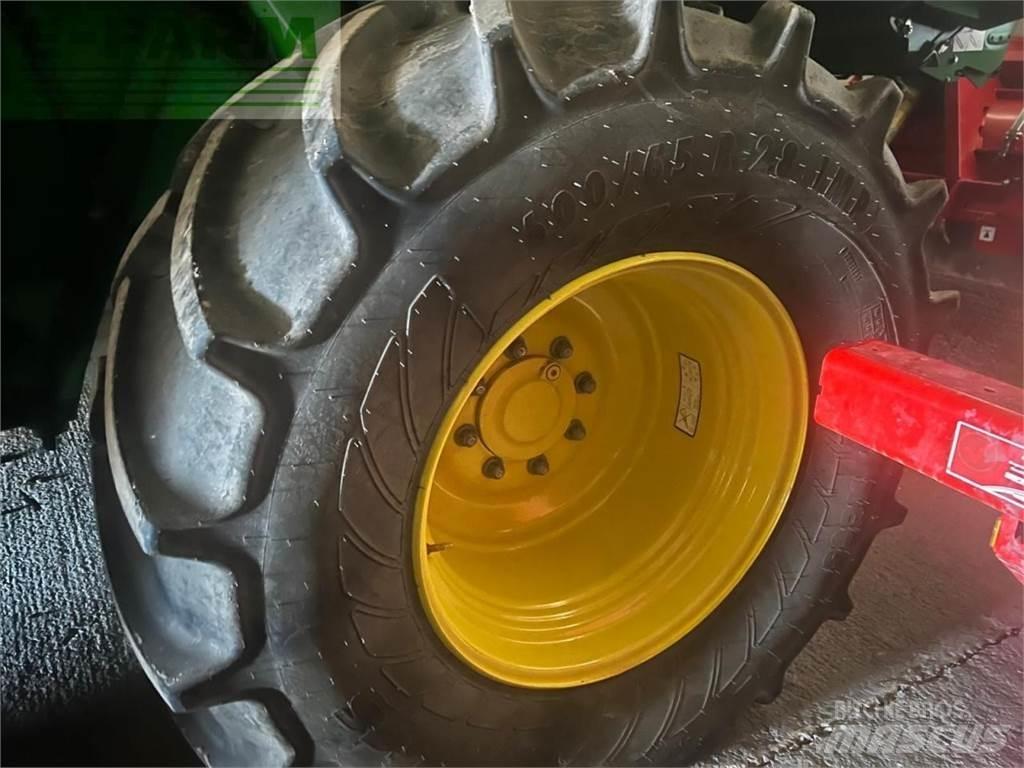John Deere T550 Ražas novākšanas kombaini
