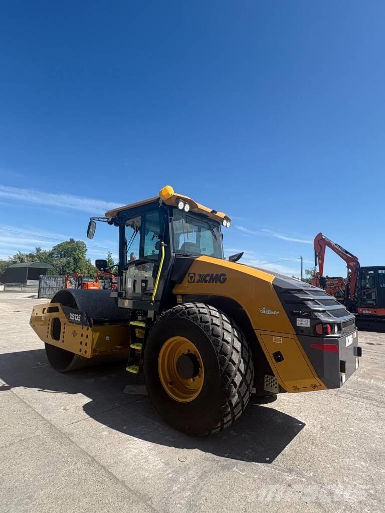 XCMG XS135 Vienvalča grunts veltņi