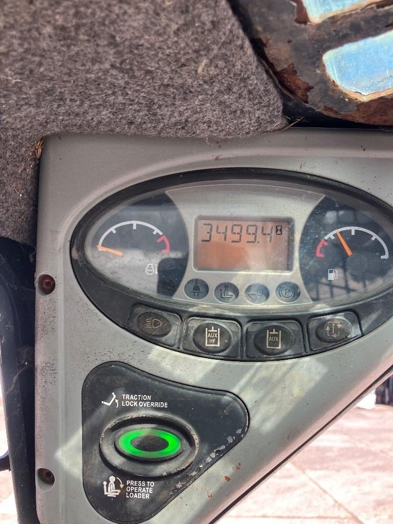 Bobcat S 100 Lietoti riteņu kompaktiekrāvēji