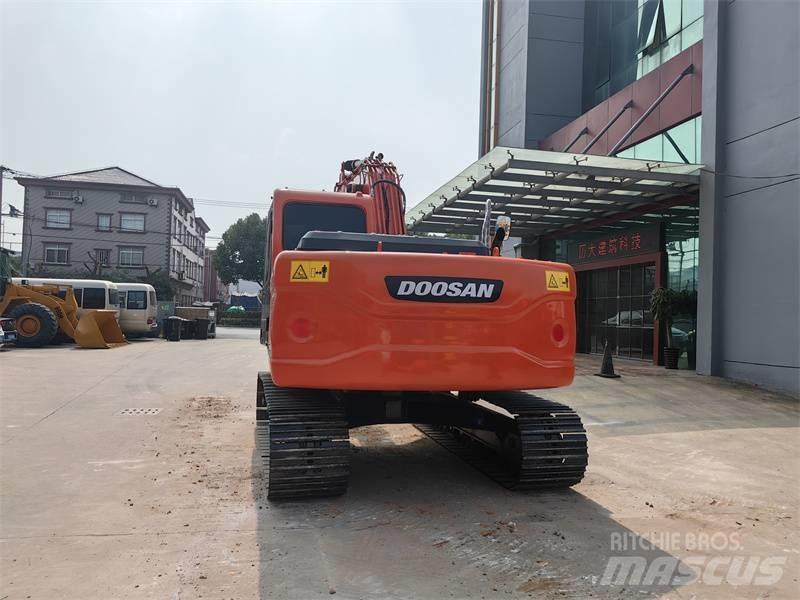 Doosan DX150 Kāpurķēžu ekskavatori