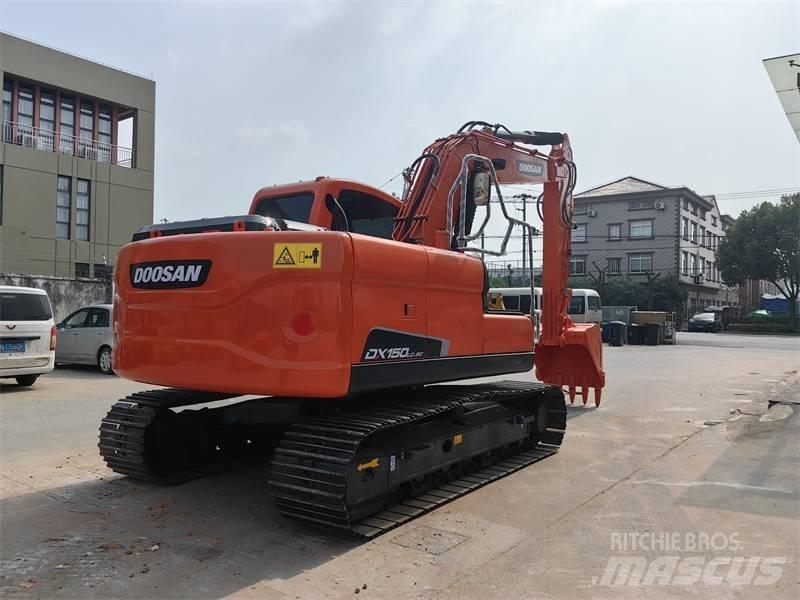 Doosan DX150 Kāpurķēžu ekskavatori