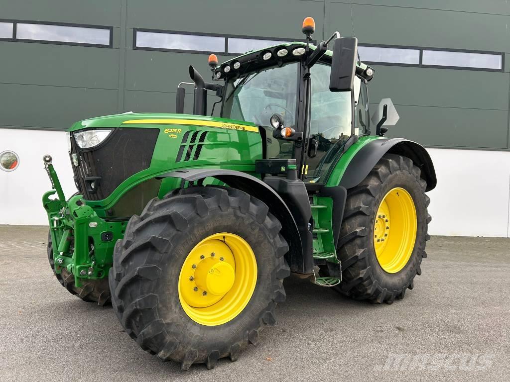 John Deere 6215 R Traktori