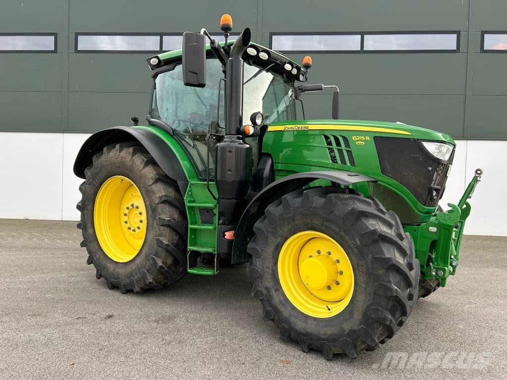 John Deere 6215 R Traktori