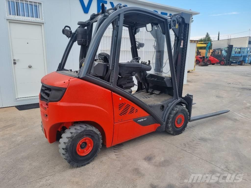 Linde H 25 D-02 Tehnika ar dīzeļa dzinēju