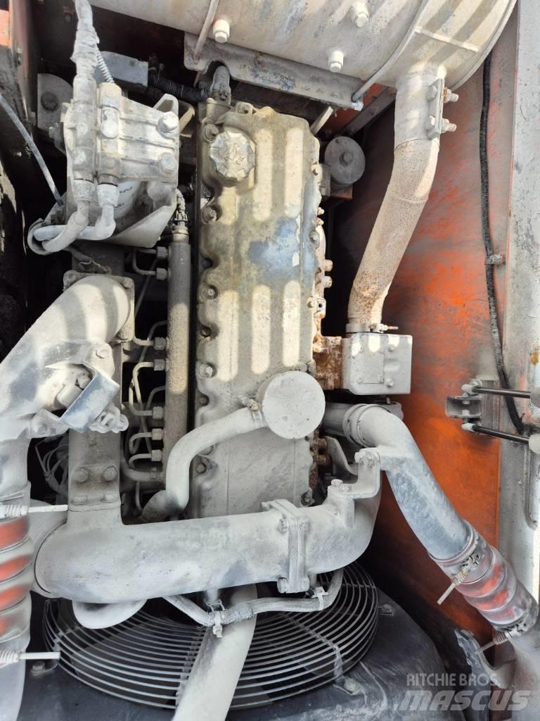 Doosan DX210WA Ekskavatori uz riteņiem