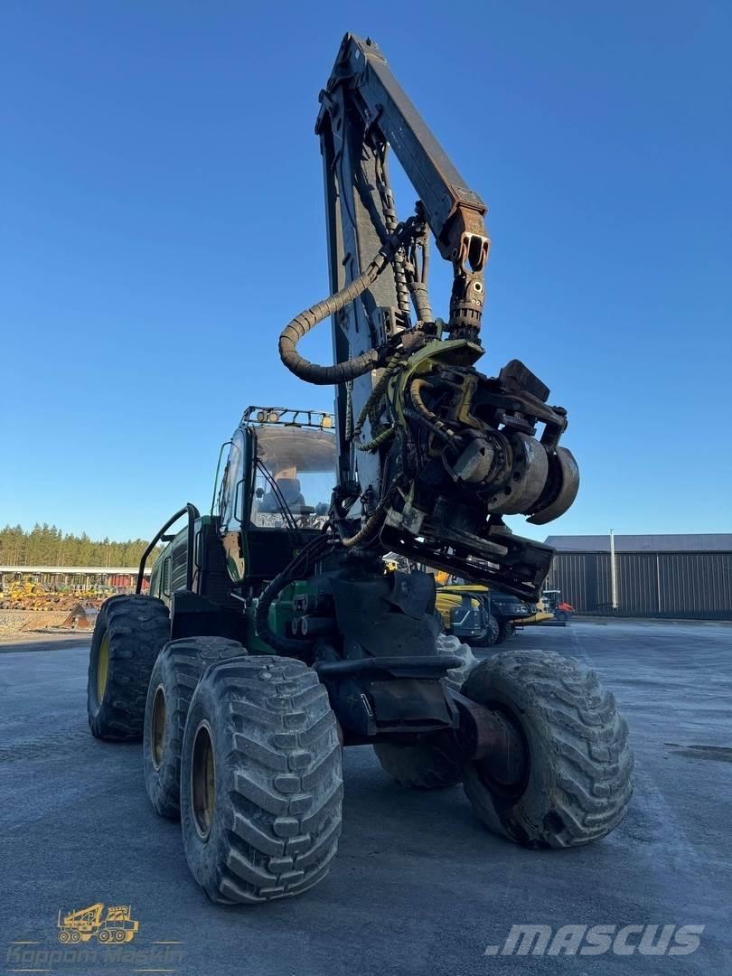 John Deere 1470E Harvesteri
