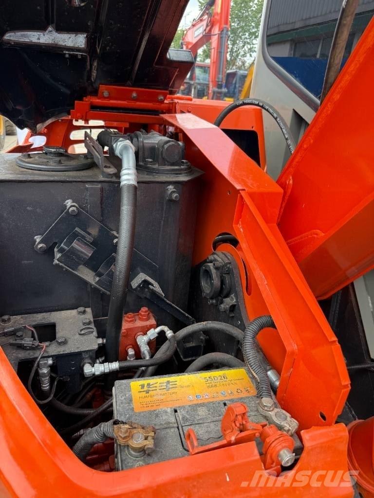 Hitachi Zaxis 55 U Kāpurķēžu ekskavatori