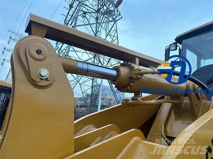 CAT 966H Iekrāvēji uz riteņiem