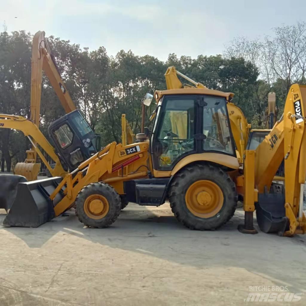 JCB 3CX Ekskavatori-iekrāvēji