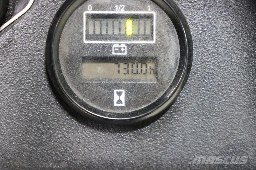 Komatsu CNI 14 Krautnētāji