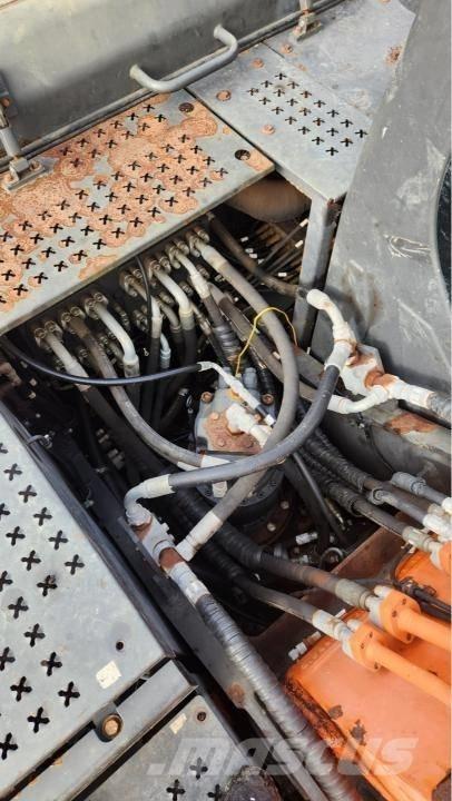 Doosan DX 210 W Ekskavatori uz riteņiem